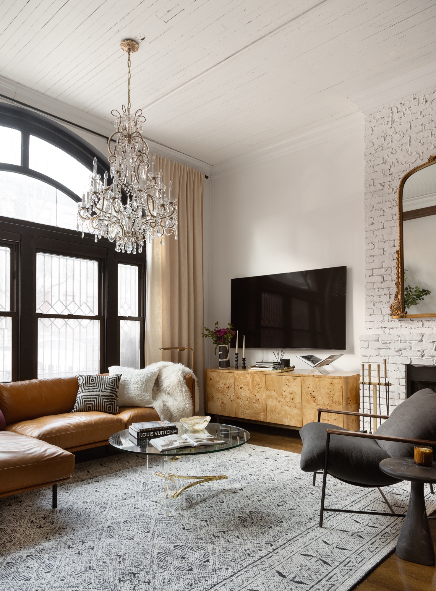 Tunde Oyeneyin Residence · Design by K.L. Fischer for Havenly